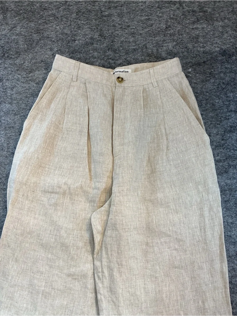 Reformation Elevated Basic Classic Linen-Twill Pleated Trousers Beige Size 2